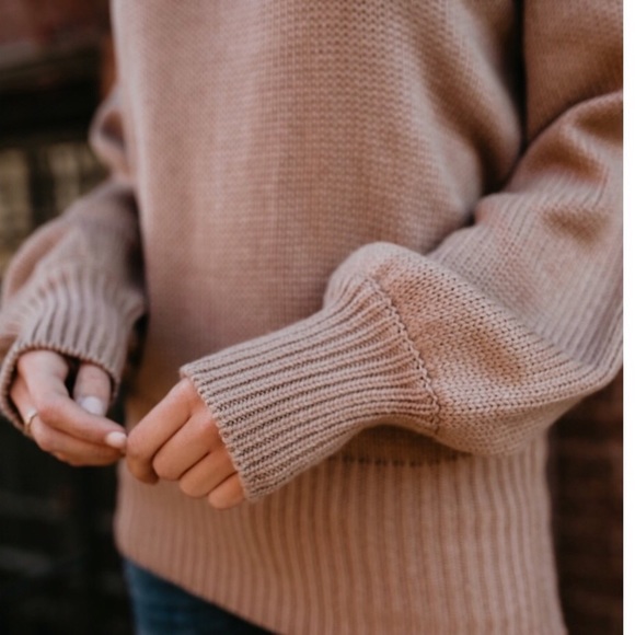 ❤️LAST!❤️Fit to Be Tied Sweater - Picture 4 of 8